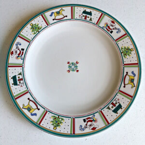 Studio Nova 2 plates Holiday Charm Chop Christmas Santa Tree Present 10.45 12